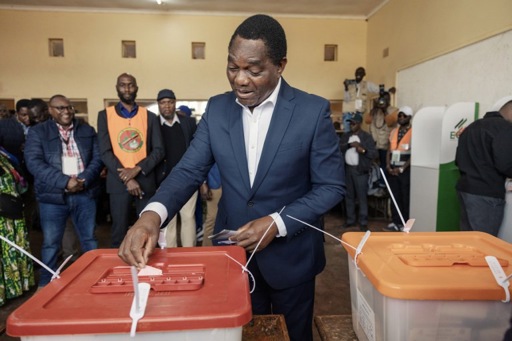 ZAMBIE : HICHILEMA INVESTI POUR UN SECOND MANDAT, MALGRÉ LA POLÉMIQUE